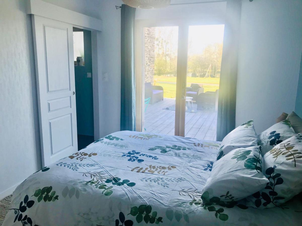 La Chapelle-Caro Au Petit Bonheur De Claire Et Jo Bed & Breakfast エクステリア 写真