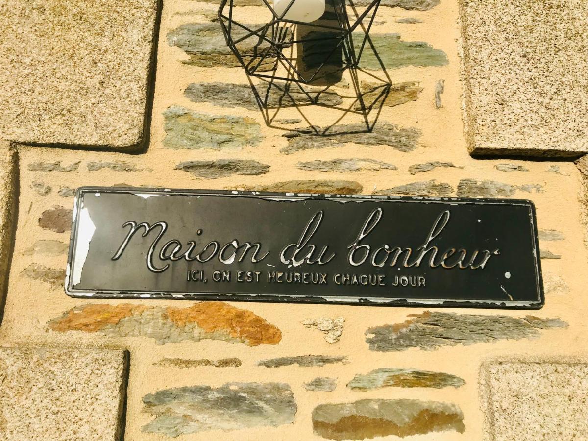 La Chapelle-Caro Au Petit Bonheur De Claire Et Jo Bed & Breakfast エクステリア 写真