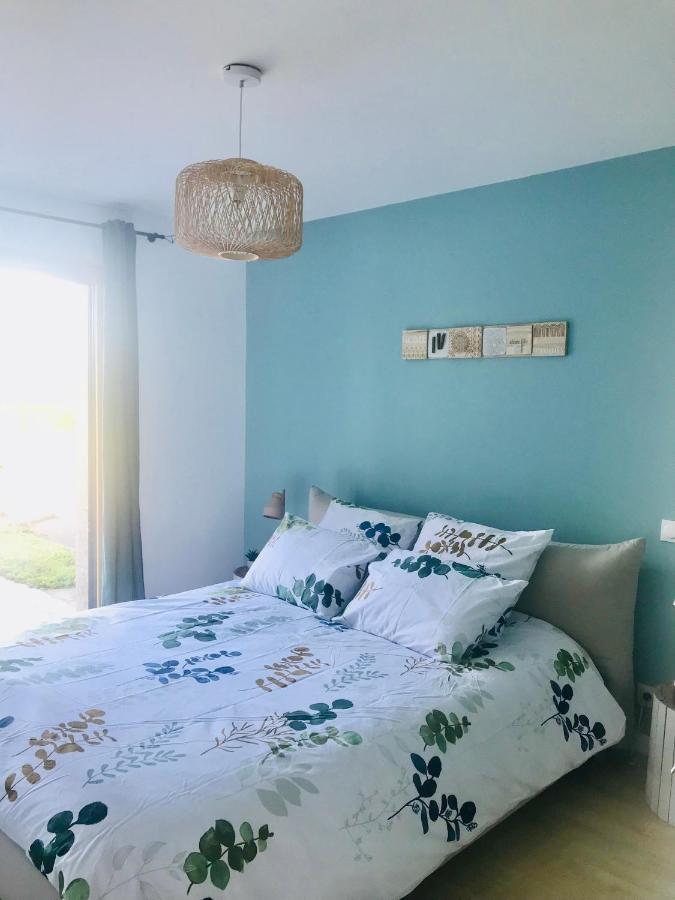 La Chapelle-Caro Au Petit Bonheur De Claire Et Jo Bed & Breakfast エクステリア 写真